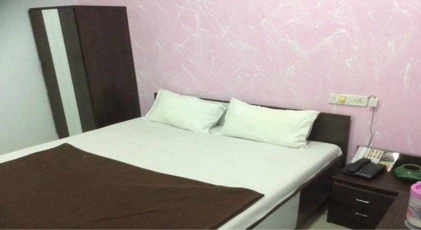Hotel Manali Residency Gandhinagar Eksteriør bilde